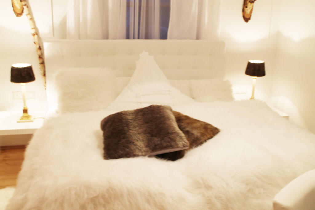 Schlafzimmer Wohnung 2 Haus Sponnenhang